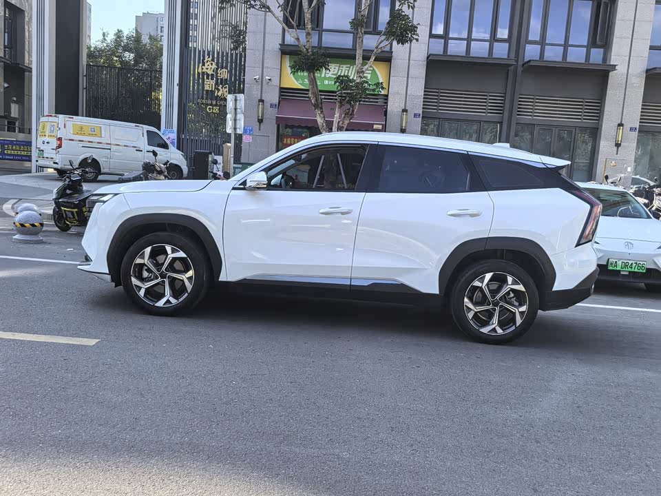Geely Atlas L
