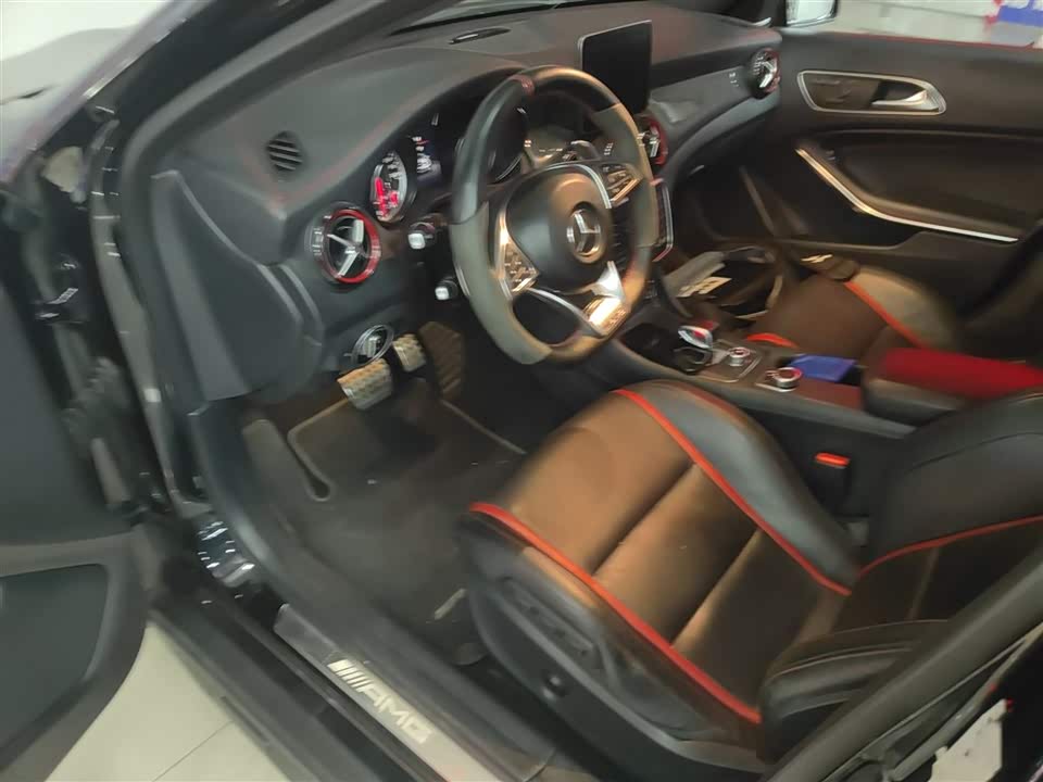 Mercedes-Benz GLA AMG