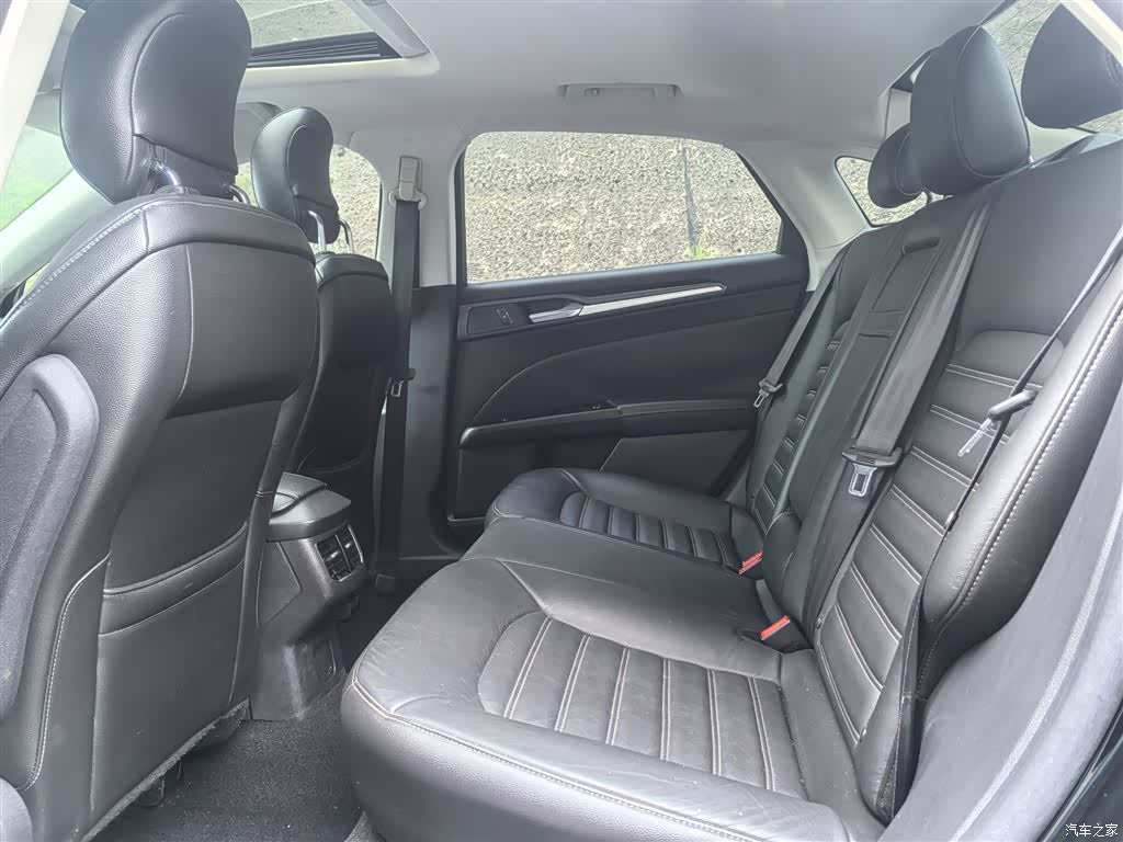 Ford Mondeo, 2015 14