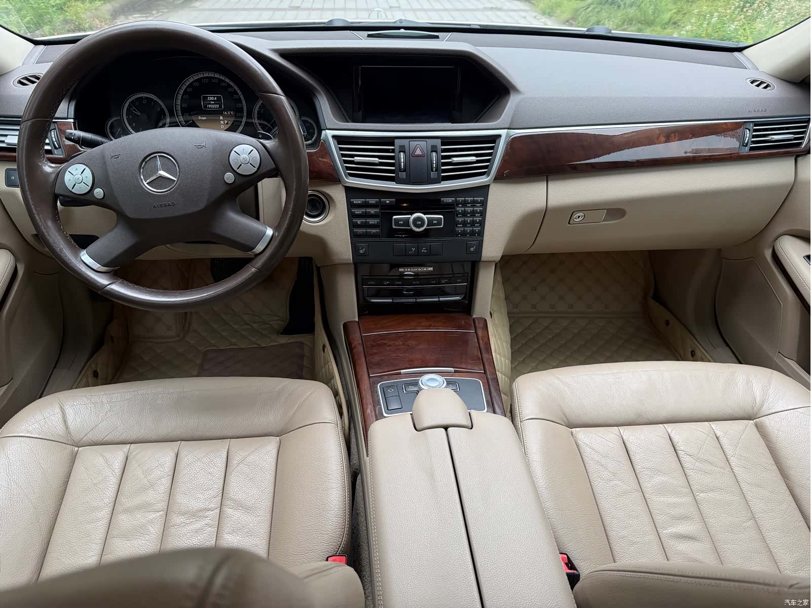 Mercedes-Benz E-Class, 2012 7