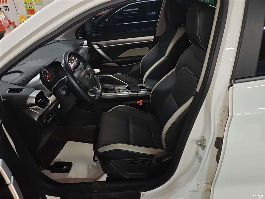 Geely Coolray, 2020 11
