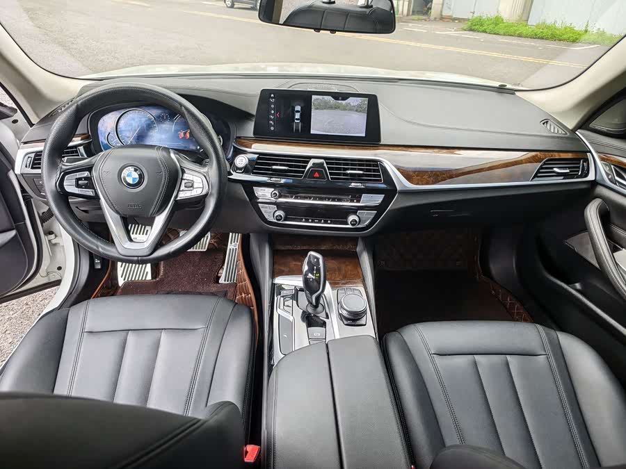 BMW 5 Series 2018, фото 5