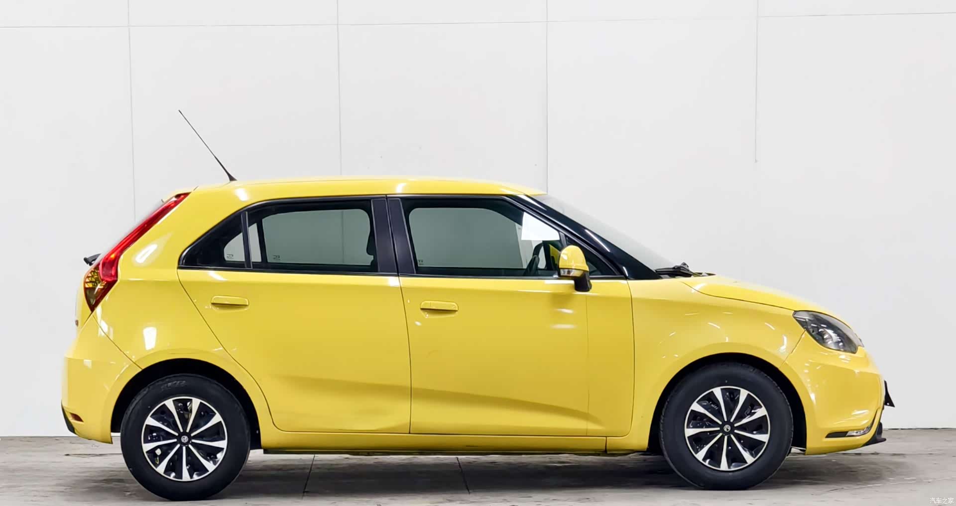 MG 3, 2015 8