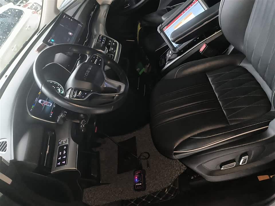 Roewe iMAX8