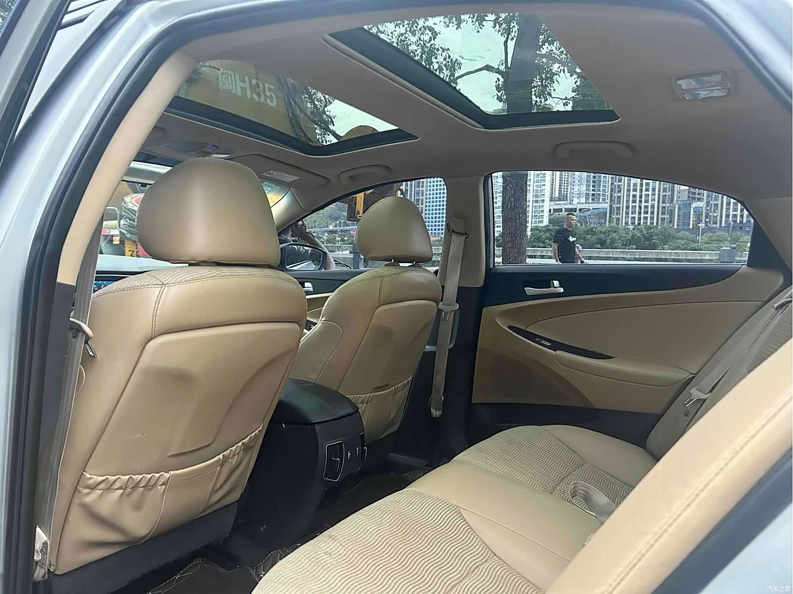 Hyundai Sonata, 2011 9