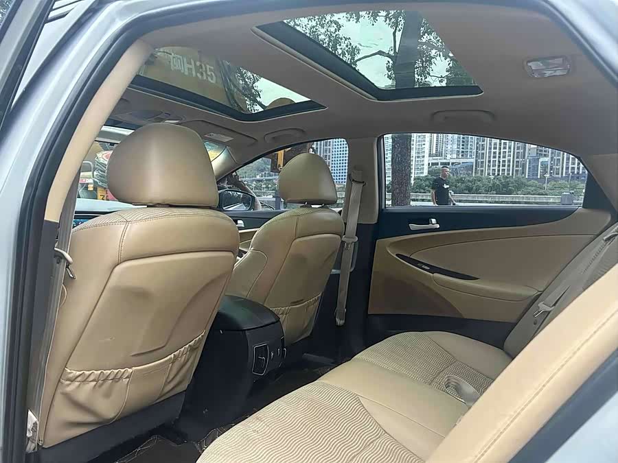 Hyundai Sonata 2011, фото 9