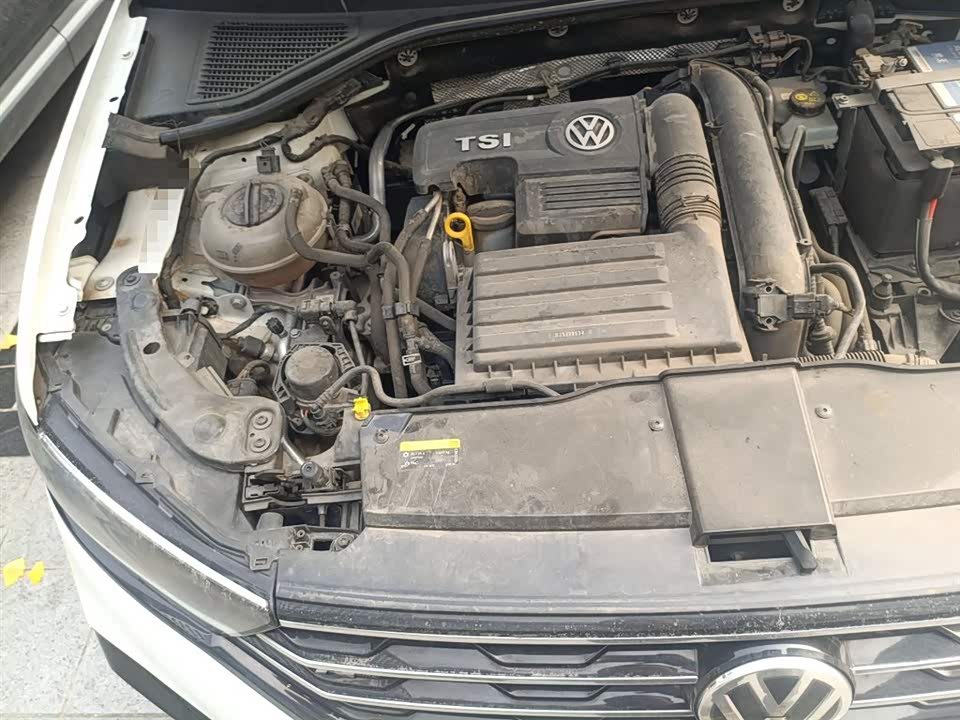 Volkswagen T-ROC exploring Songs