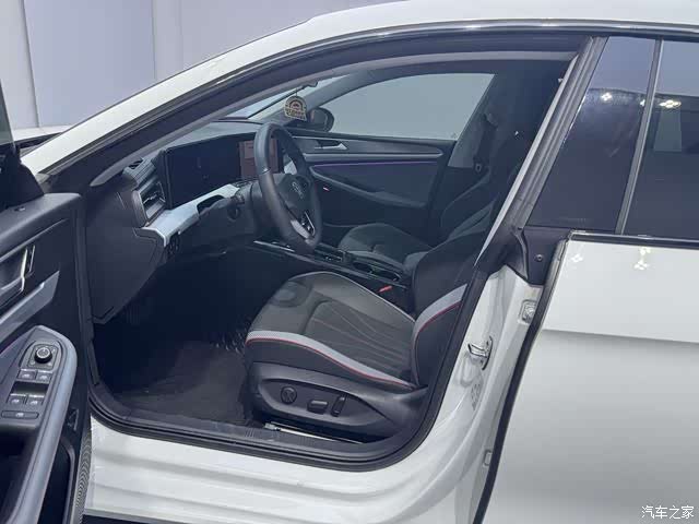 Volkswagen Lamando, 2024 17