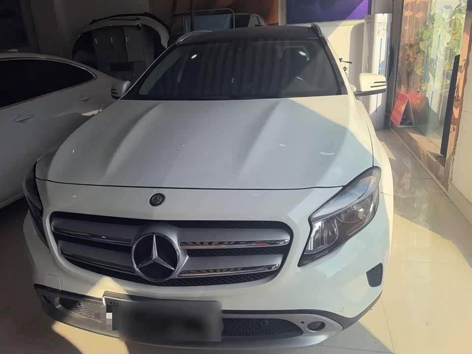 Mercedes-Benz GLA