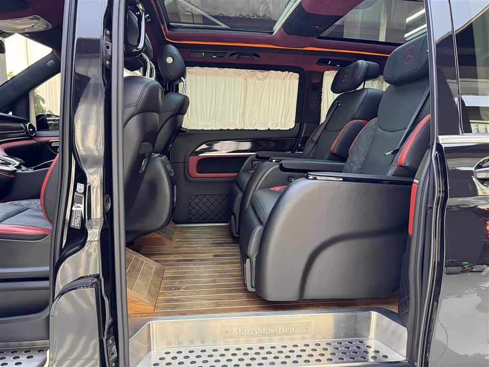 Mercedes-Benz V-class