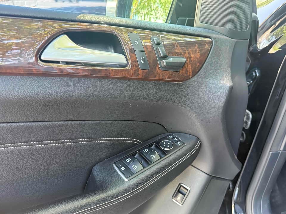 Mercedes-Benz M class