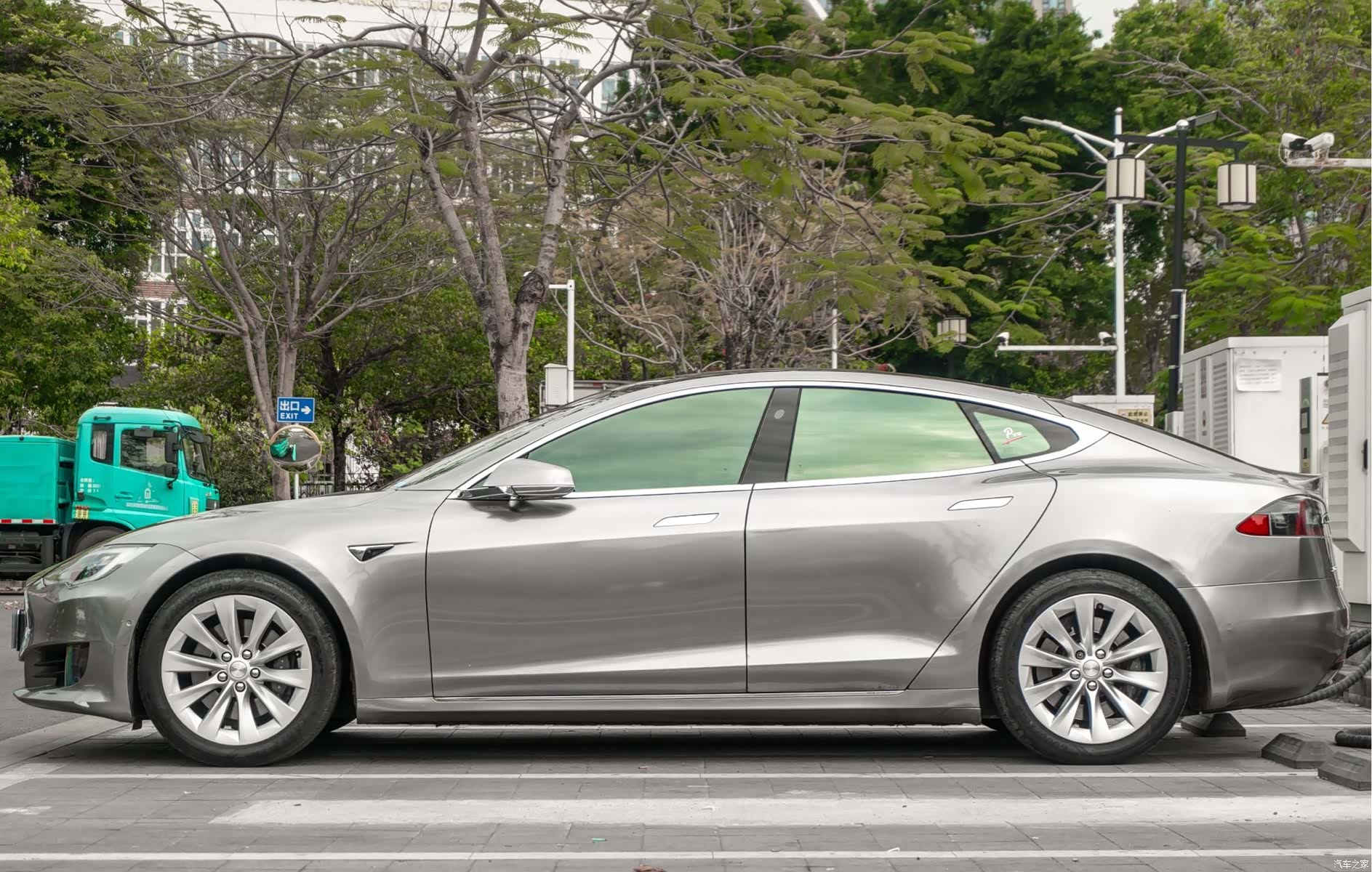 Tesla Model S, 2017 7