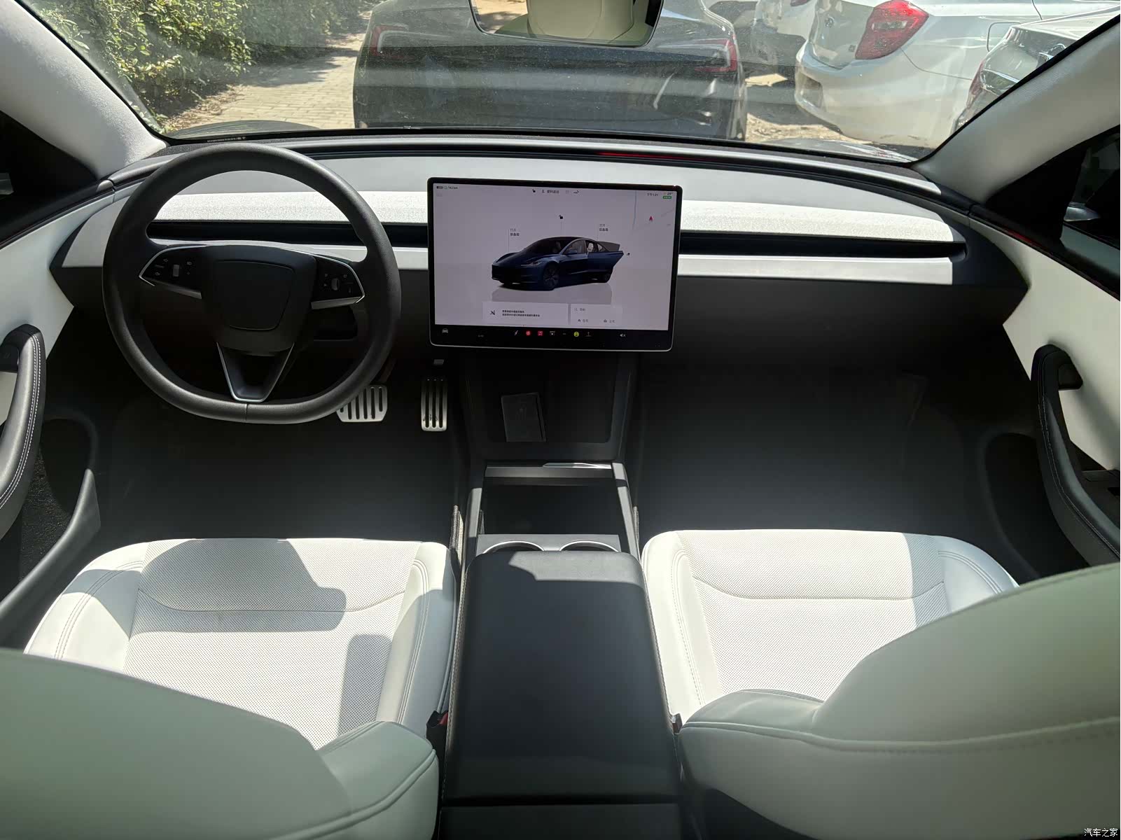 Tesla Model 3, 2025 9