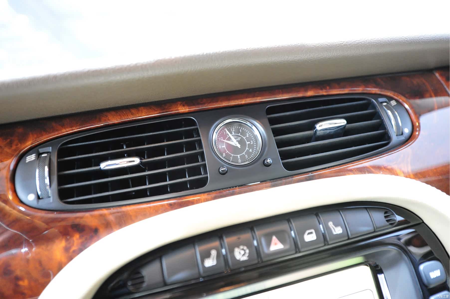 Jaguar XJ, 2008 8