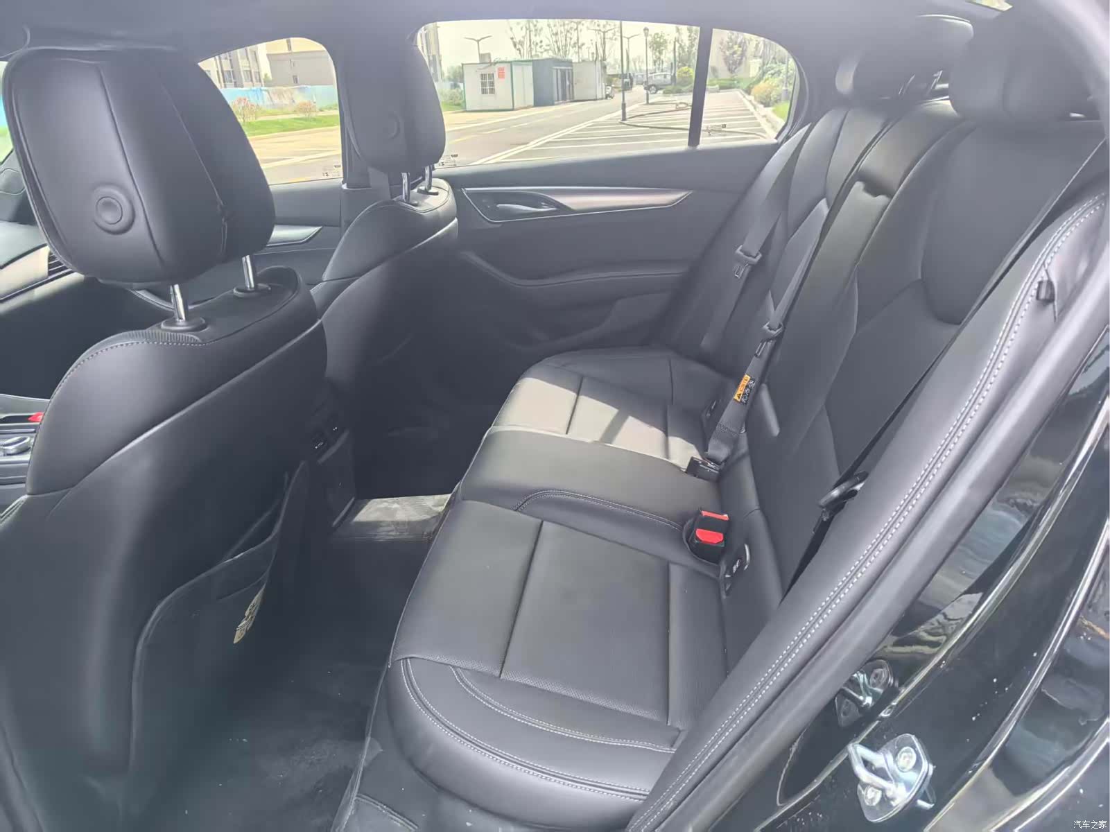 Cadillac CT5, 2025 все фото