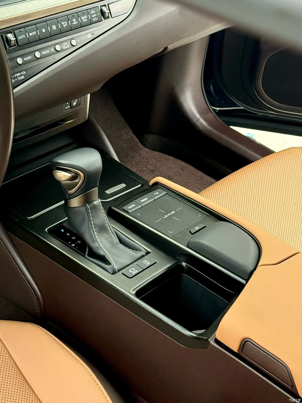 Lexus ES, 2020 7