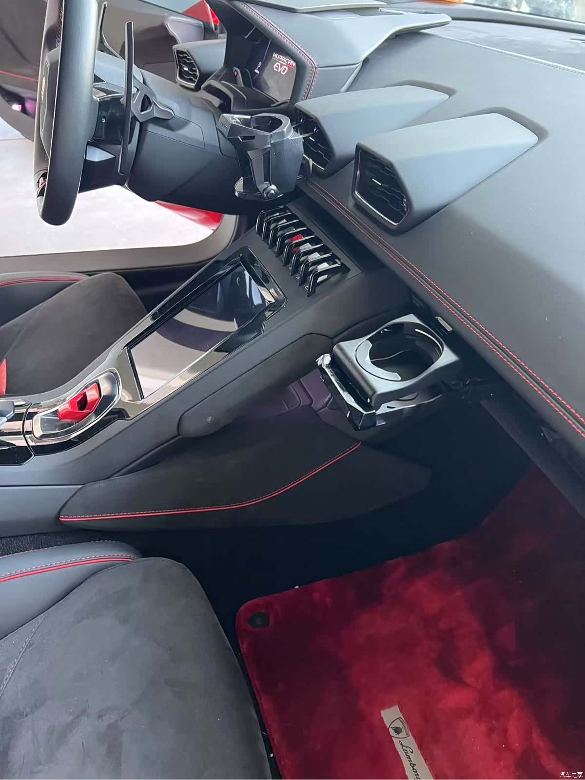 Lamborghini Huracán, 2021 все фото