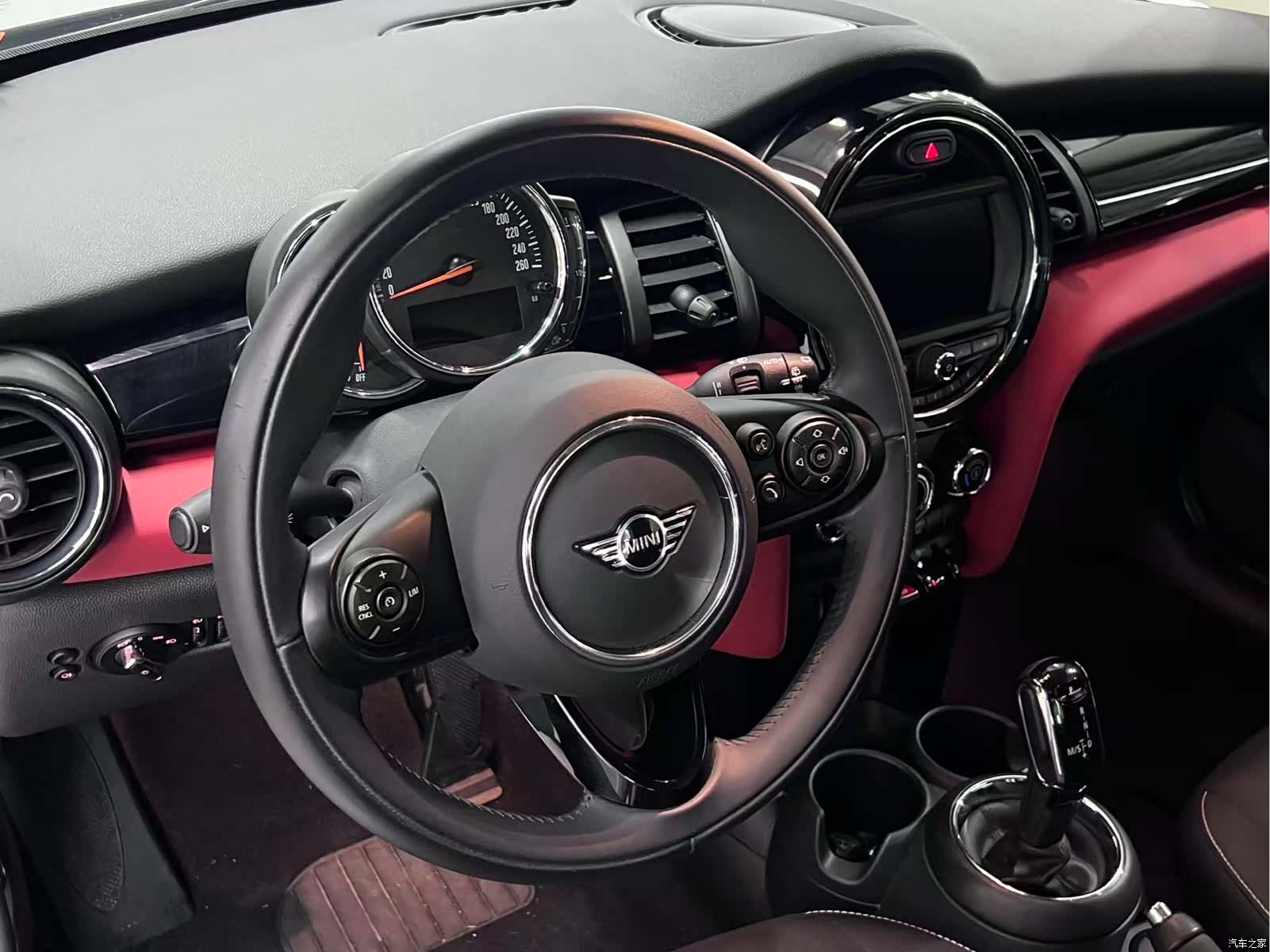 Mini ONE, 2021 7