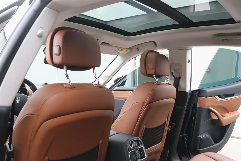Maserati Levante, 2018 21