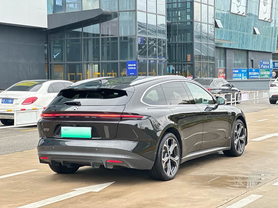 NIO ET5T