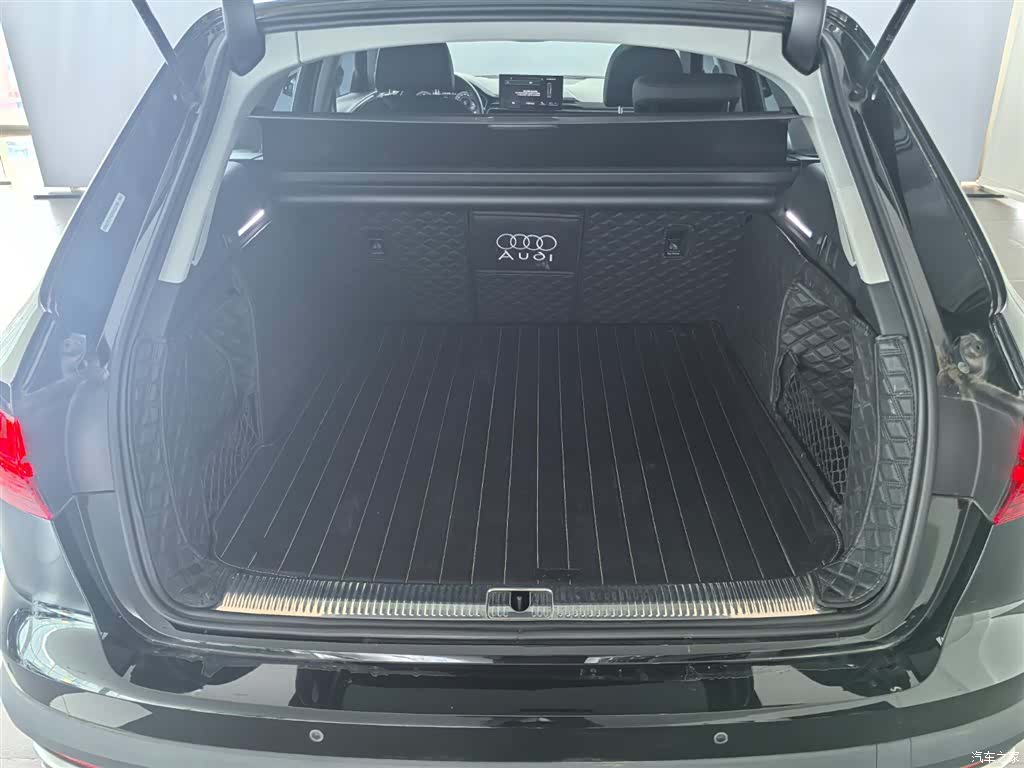 Audi A4, 2023 11