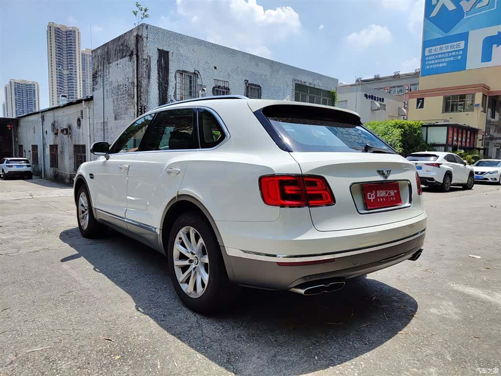 Bentley Bentayga, 2019 все фото