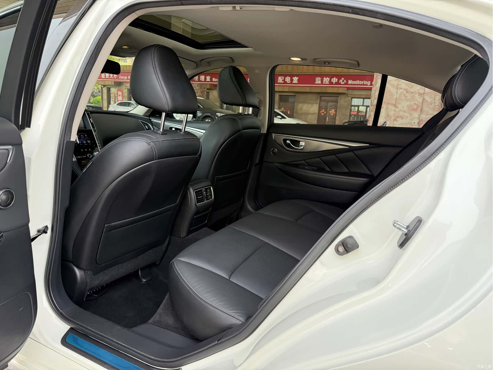 Infiniti Q50L, 2017 11