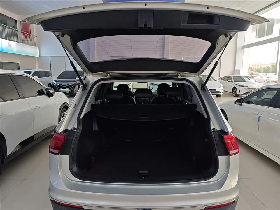 Volkswagen Tiguan L