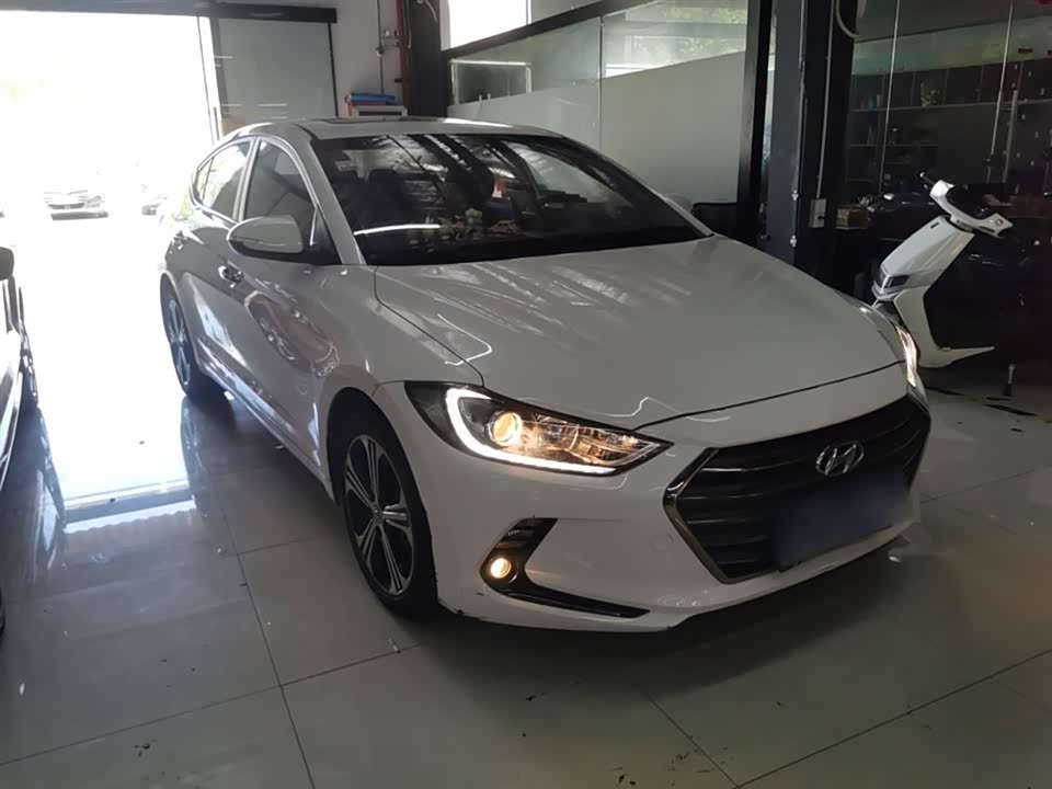 Hyundai Lead