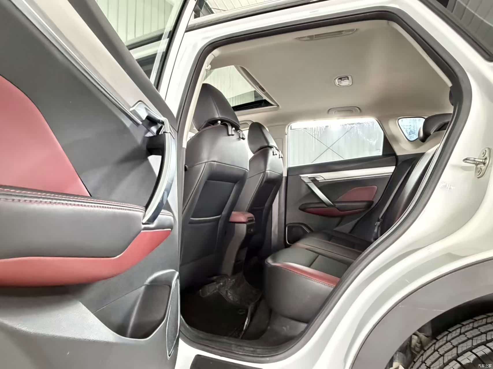 Geely Coolray, 2022 16