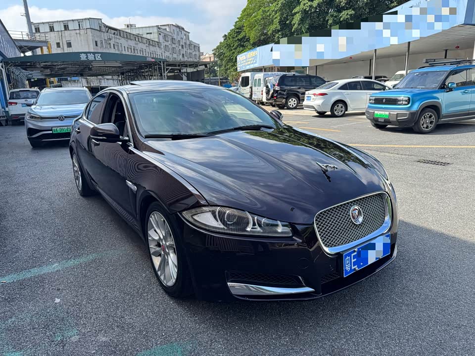 Jaguar XF