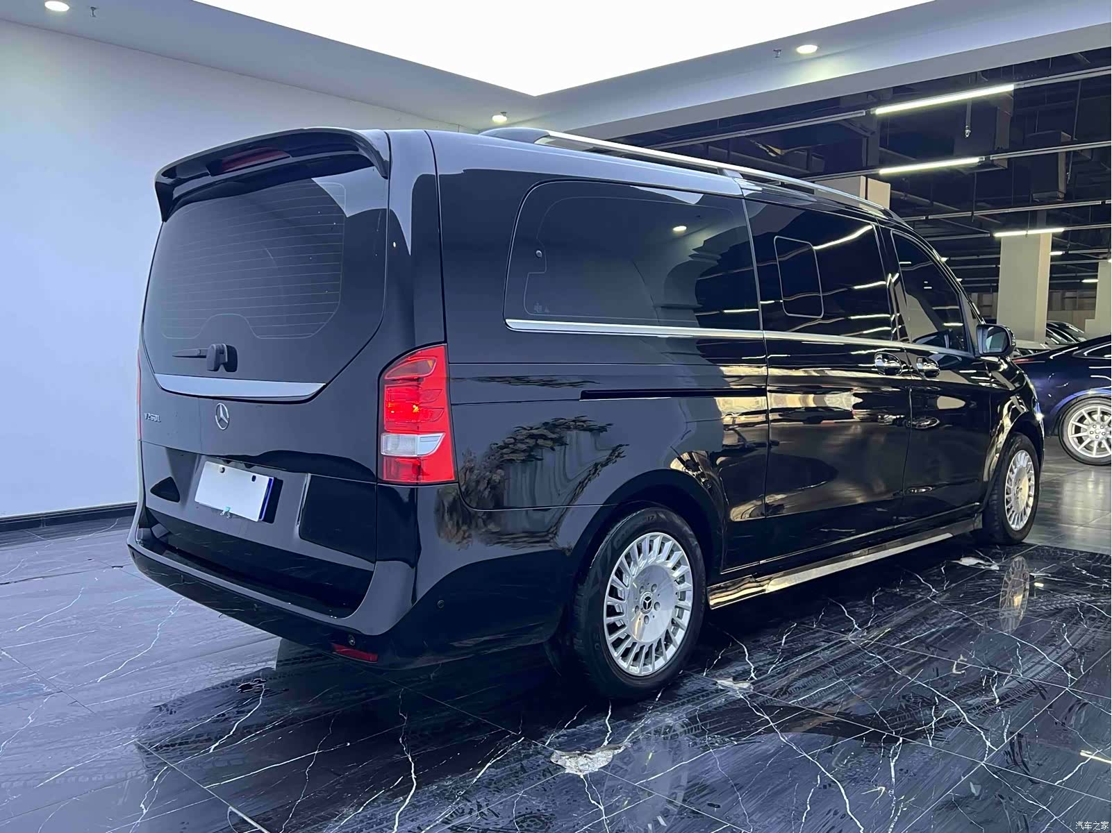 Mercedes-Benz V-Class, 2020 18