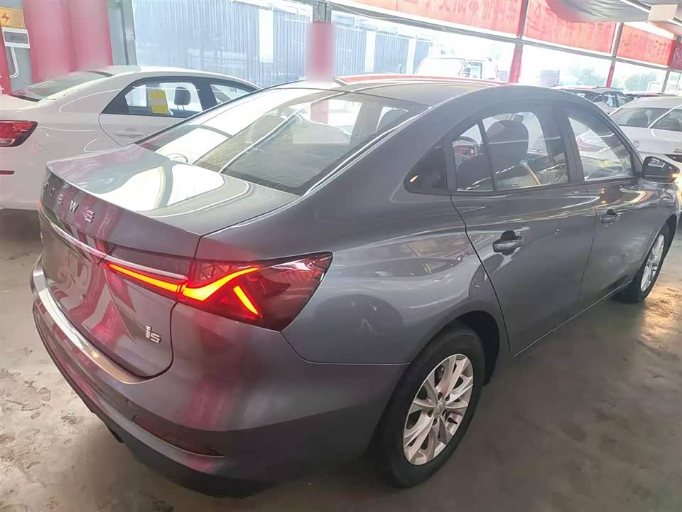 Roewe i5