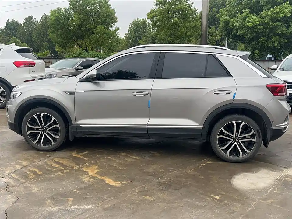 Volkswagen T-ROC exploring Songs