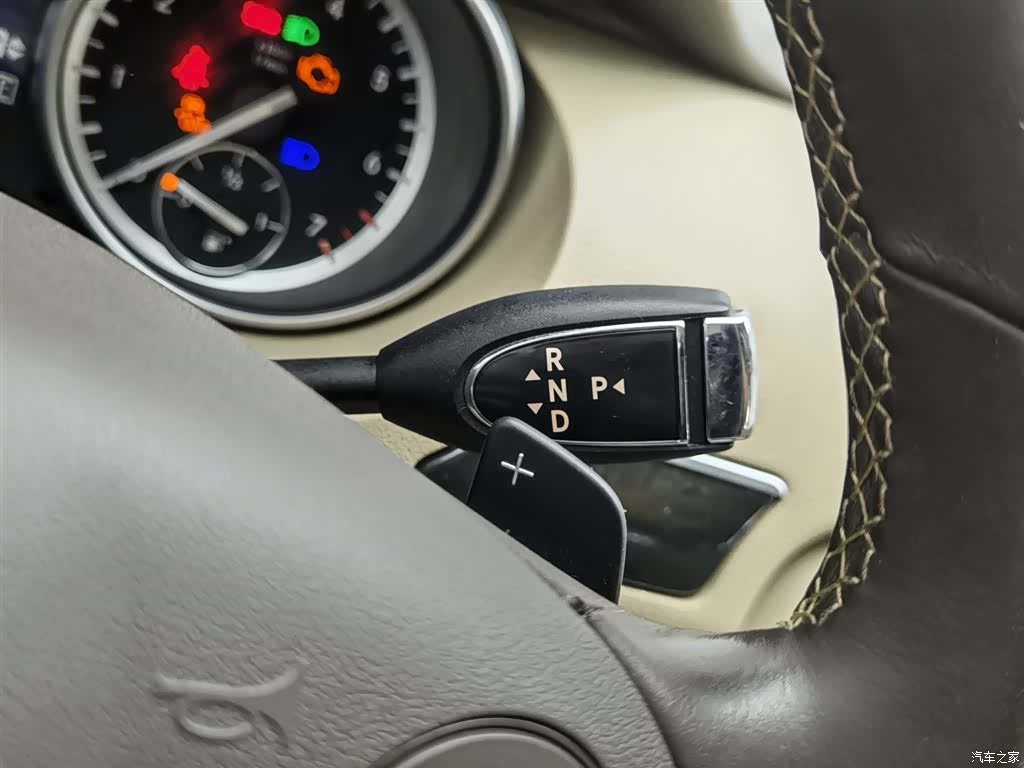 Mercedes-Benz R-Class, 2016 13