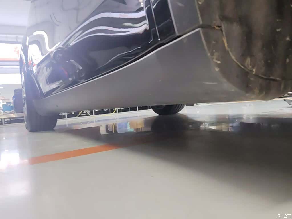 Tesla Model Y, 2023 21