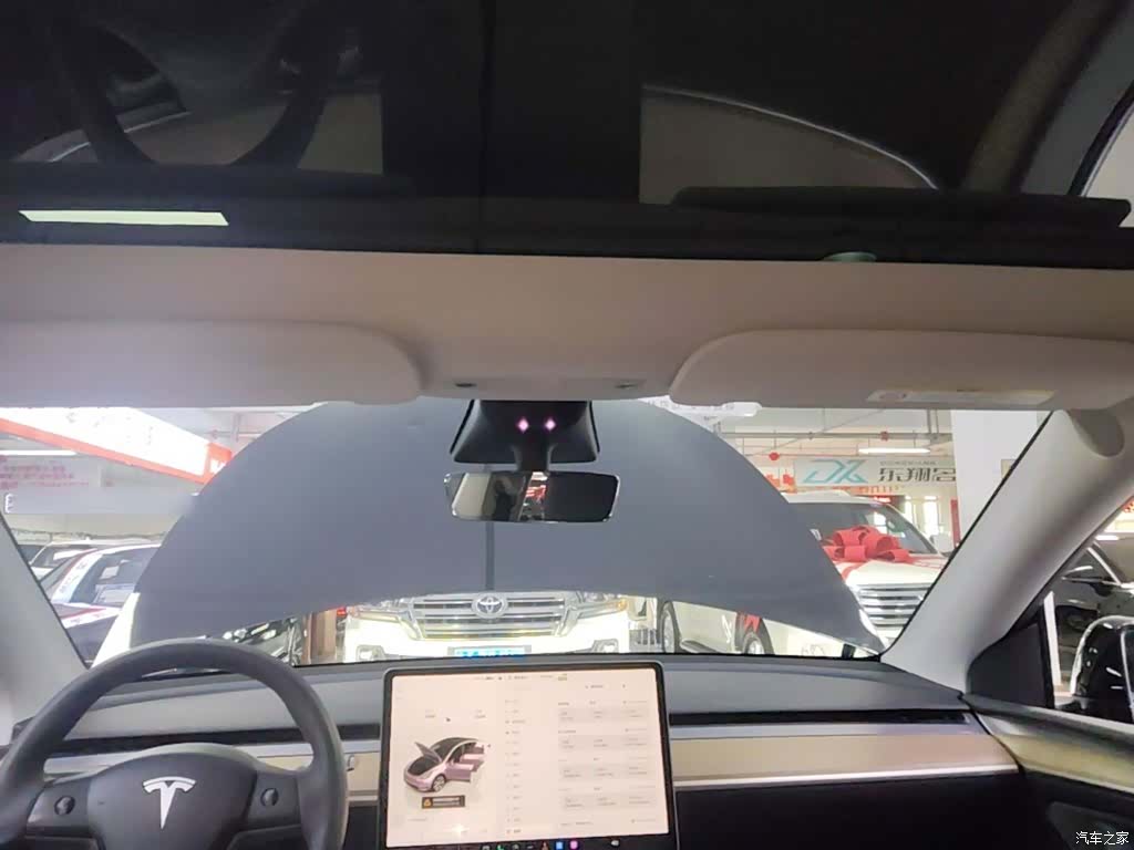 Tesla Model Y, 2023 18