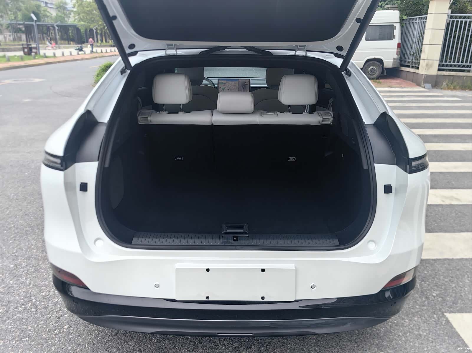 Xpeng G6, 2023 8