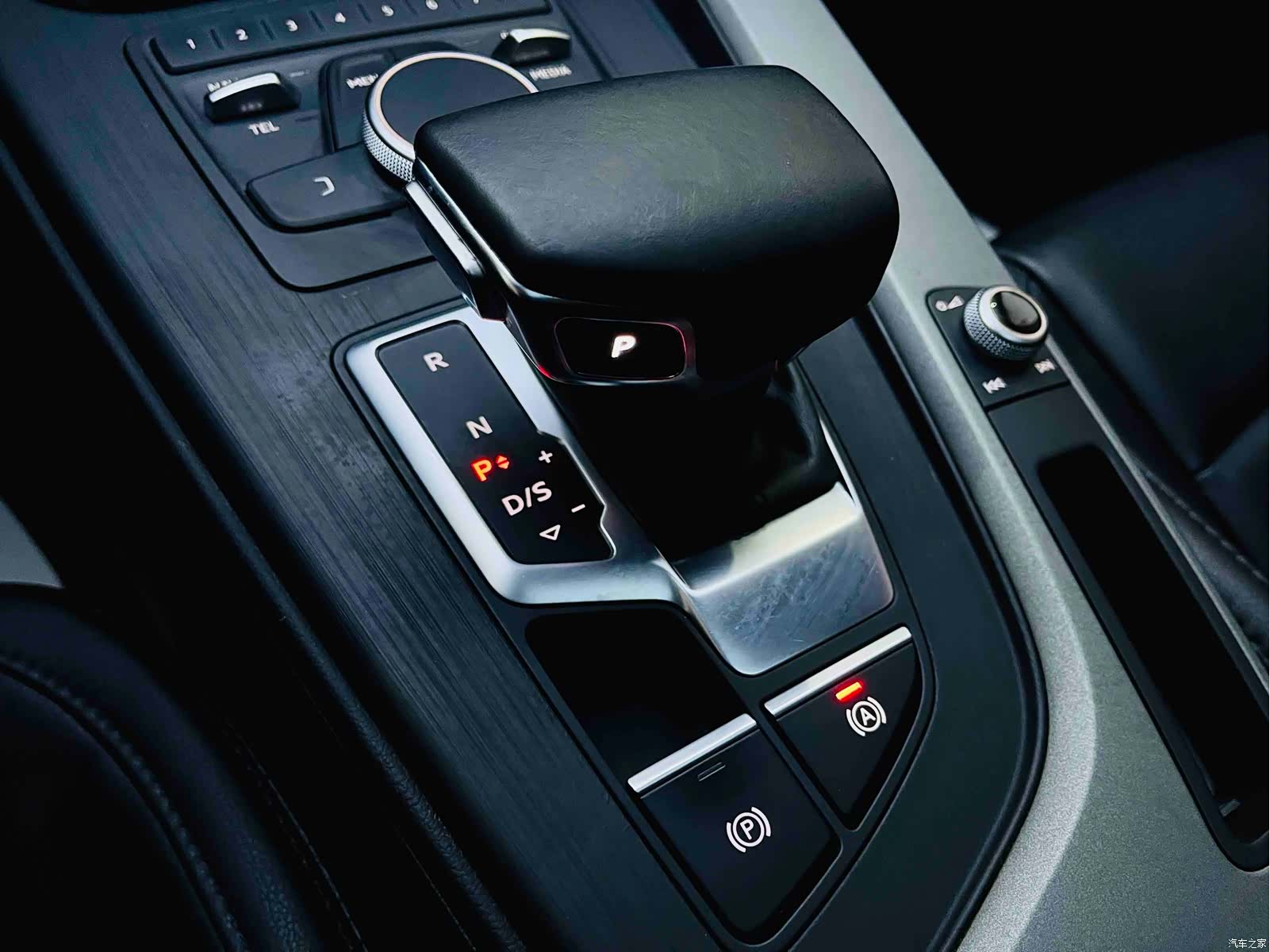 Audi A4L, 2018 14
