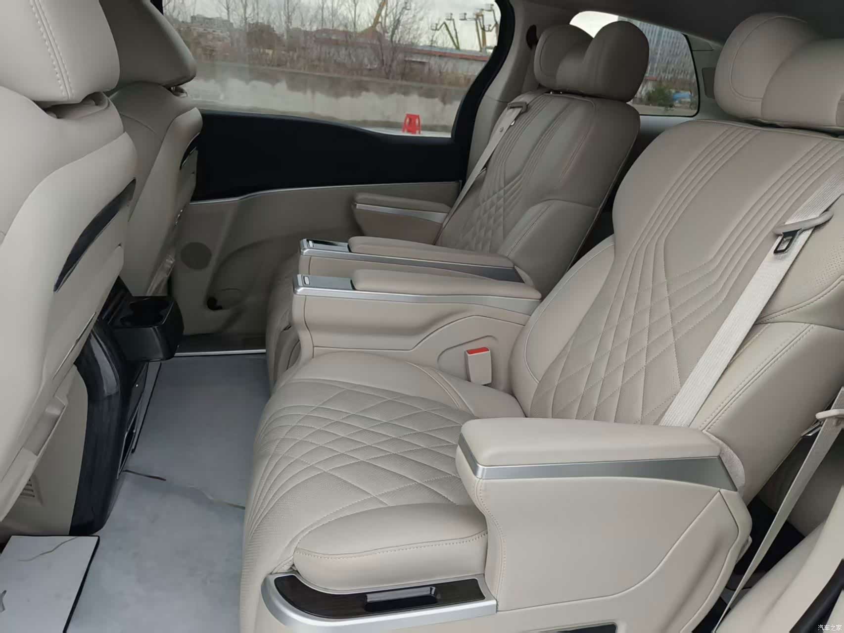 Buick GL8, 2024 все фото