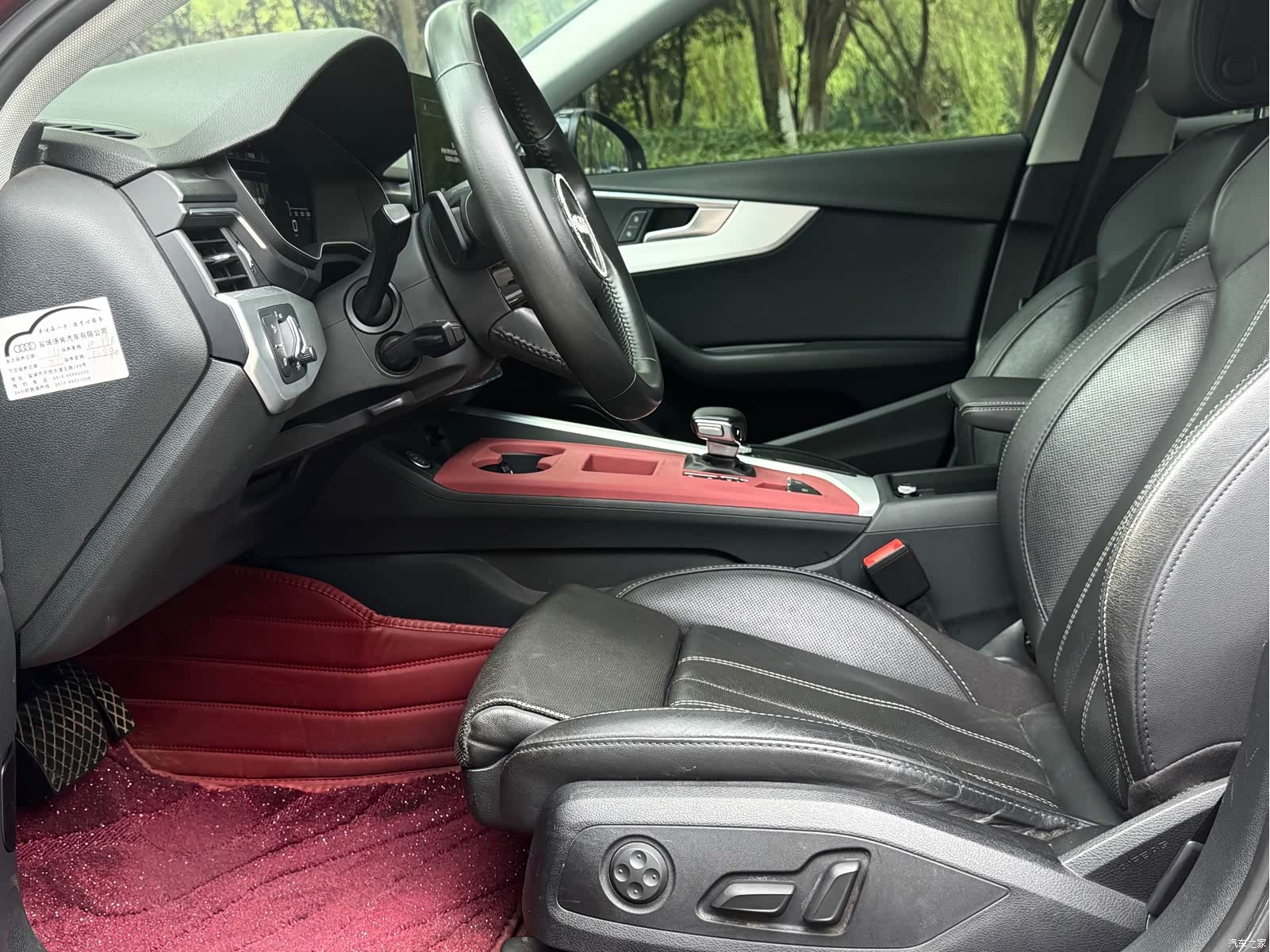 Audi A4L, 2020 все фото