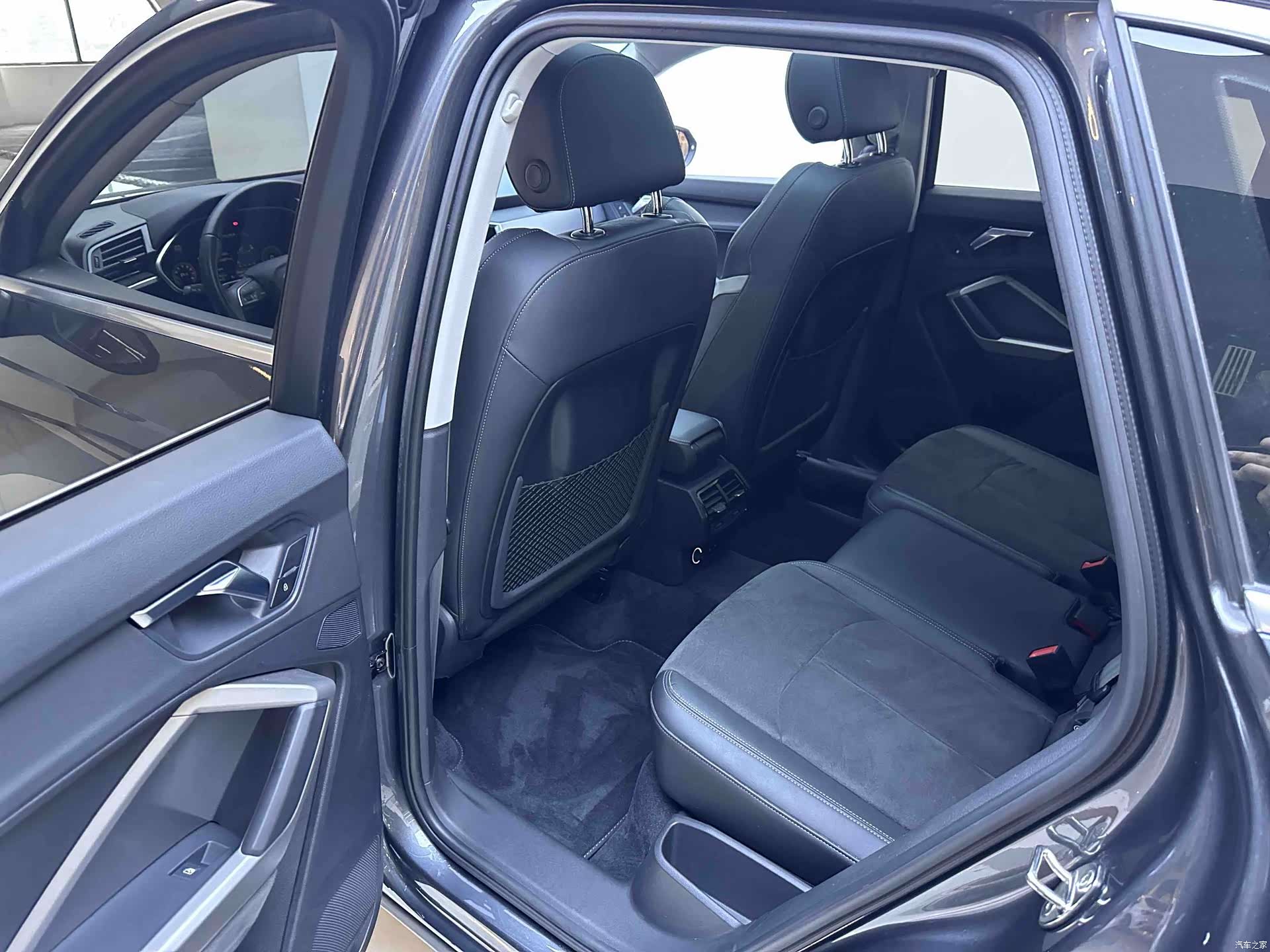 Audi Q3, 2022 11