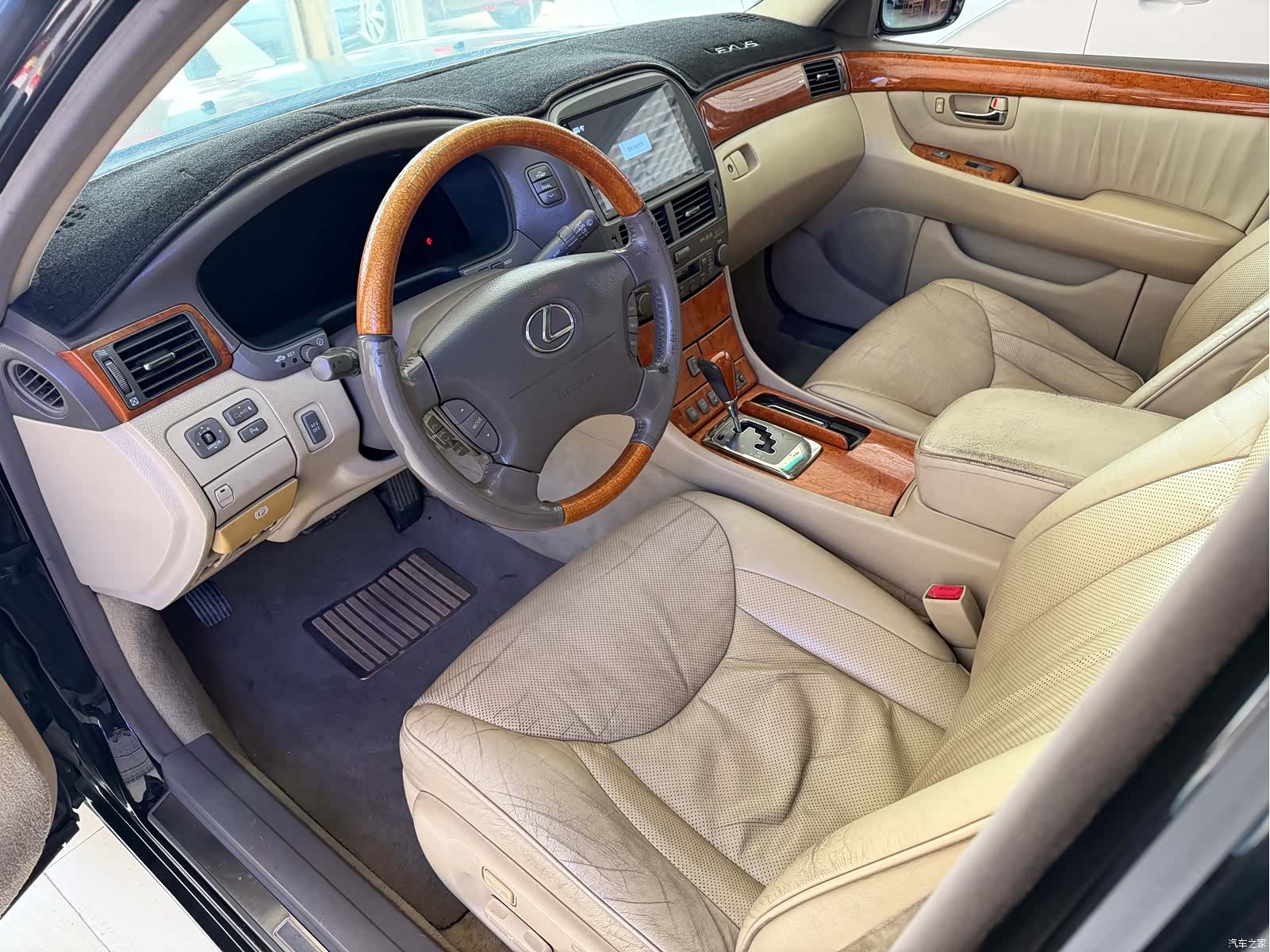 Lexus LS, 2006 8