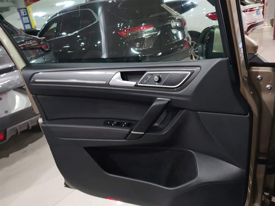Volkswagen Golf*Jiayu