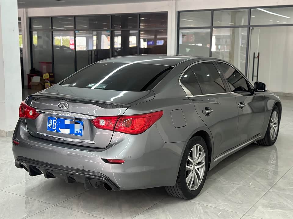 Infiniti Q50L