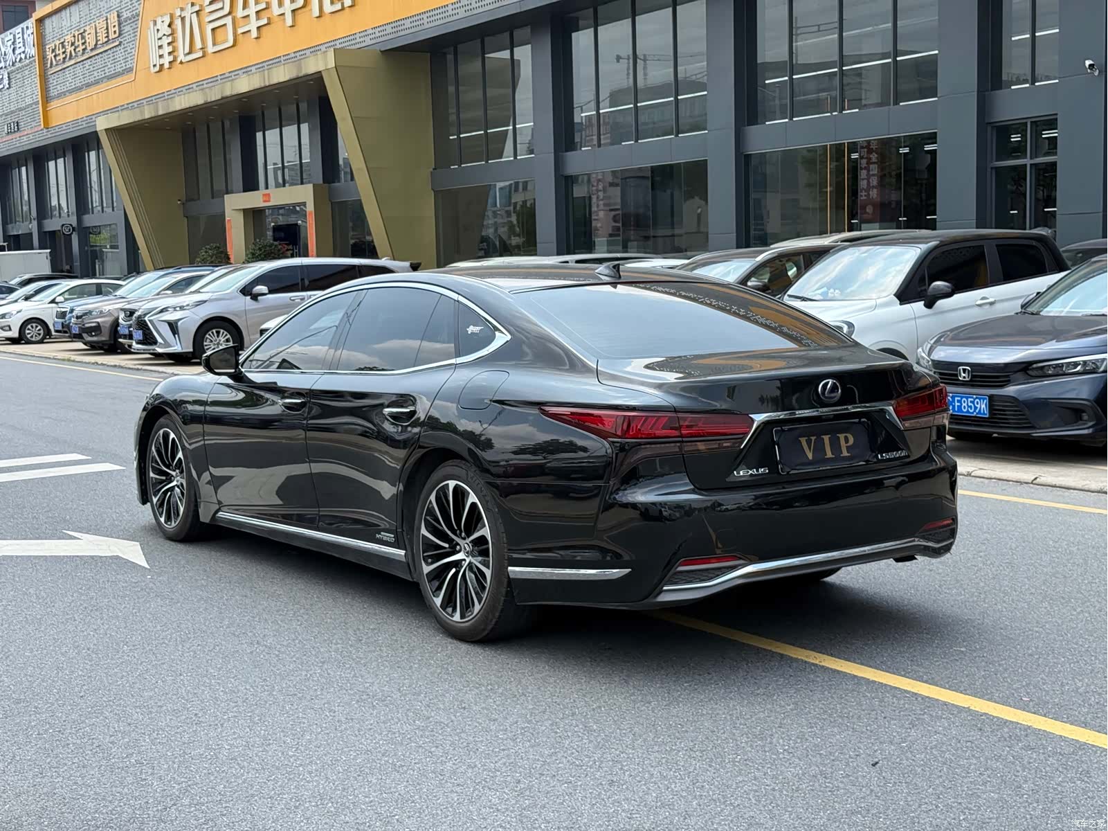 Lexus LS, 2021 13