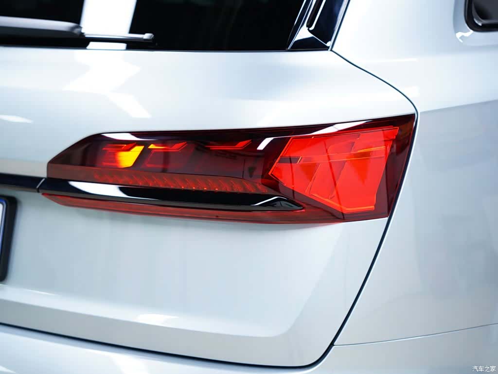 Audi Q7, 2024 все фото