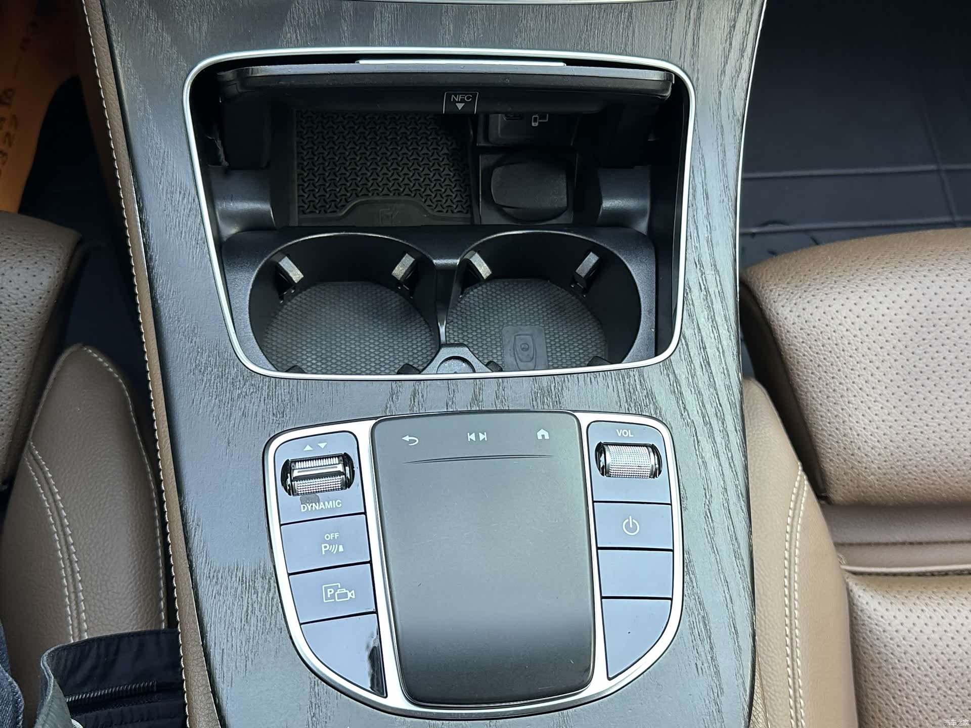 Mercedes-Benz E-Class, 2022 13