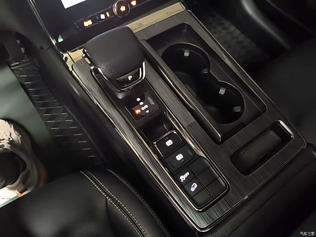 Roewe RX5, 2021 14