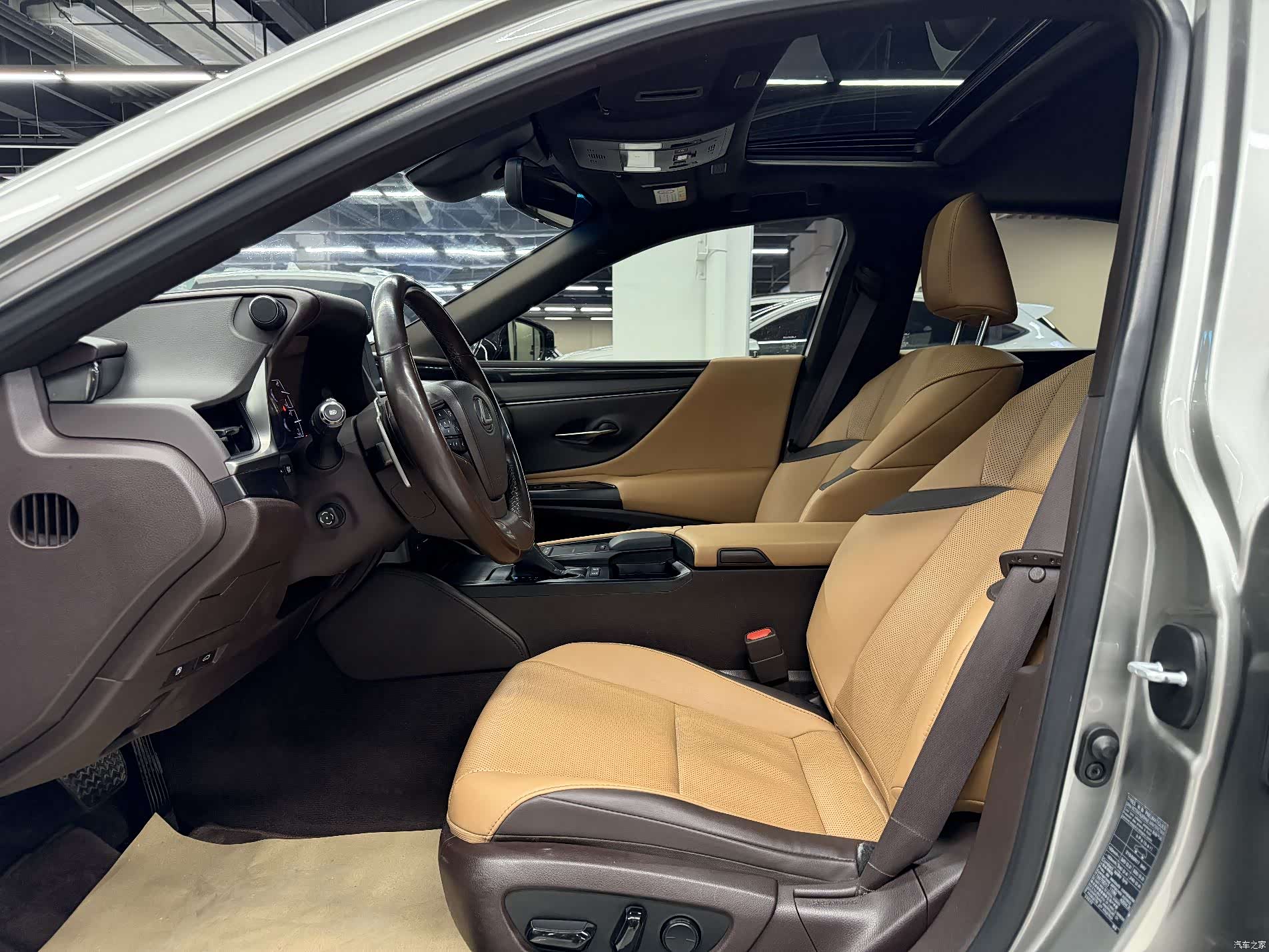 Lexus ES, 2020 9